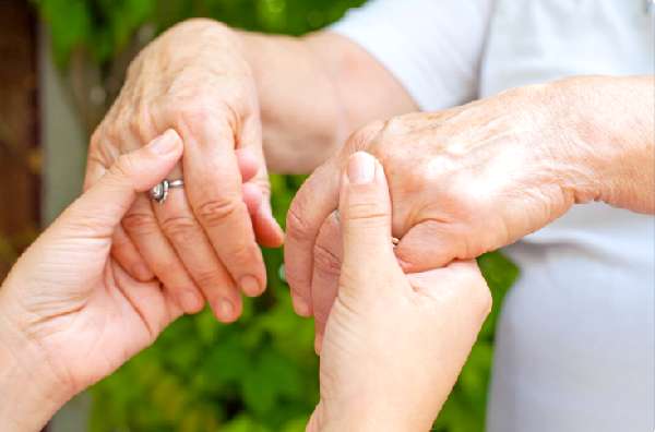 El programa Puente Académico que defiende los derechos de las personas con enfermedad de Parkinson lanza una directriz