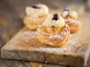 Dia de São José: tradição italiana celebra a data com os clássicos Zeppole di San Giuseppe São José Zeppole