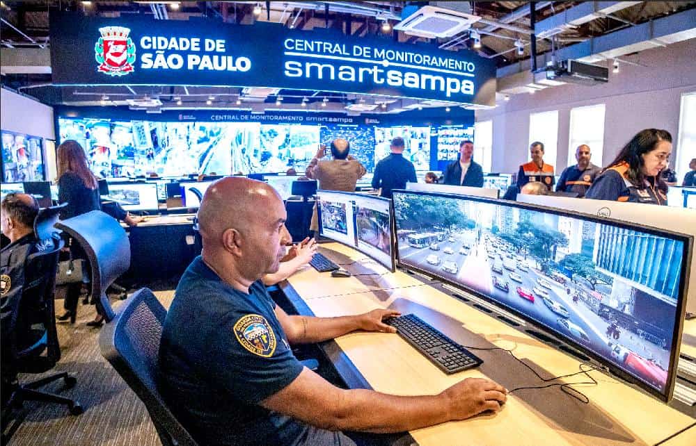 Lei pichações fios postes