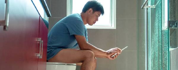 Celular Vaso Sanitário Hemorroidas