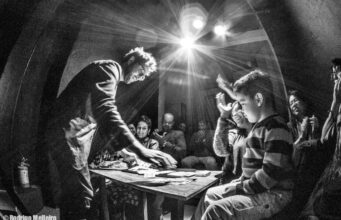 Sesc Santana apresenta o espetáculo de ilusionismo “Encantos e Venturas” Sesc Santana Encantos Venturas