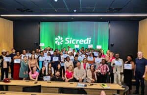 Sicredi Vale do Piquiri Abcd PR/SP certifica mais de 100 estrangeiros em curso de língua portuguesa Sicredi Curso Língua Portuguesa