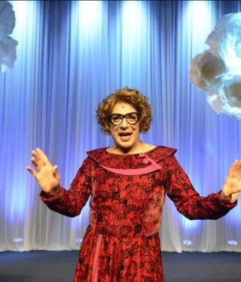 Teatro Alfredo Mesquita recebe peças gratuitas com Vera Holtz e Marcelo Médici